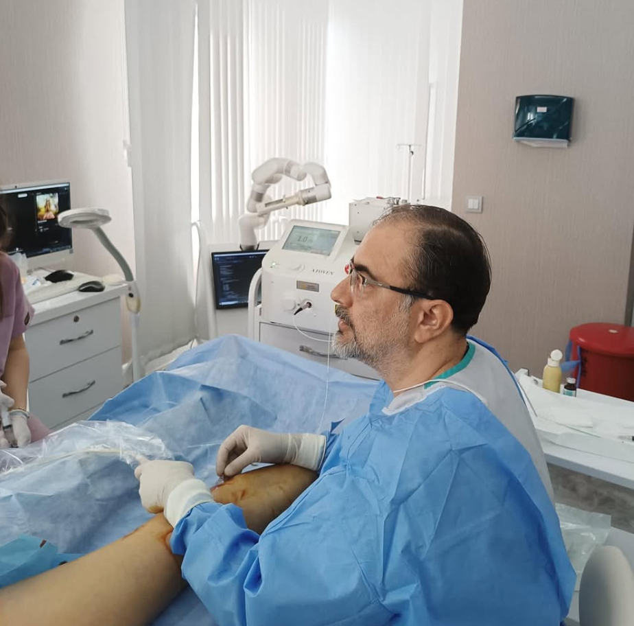 Endovenöz Lazer Tedavisi EVLA Uygulaması - Prof. Dr. Aykut Recep Aktaş